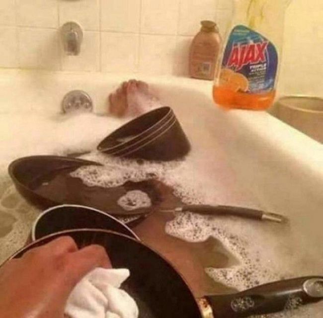 Potret Ibu-ibu Multitasking yang Bakal Bikin Terkesima. Nggak Ada Lawan!