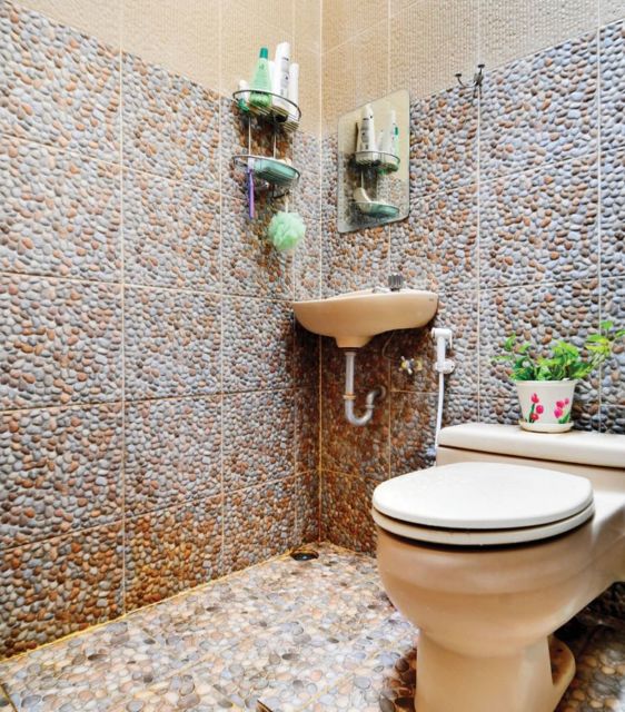 Tips Memilih Keramik Kamar Mandi dan 8 Pilihan Motifnya. Anti Kepleset dan Bisa Tabrak Warna