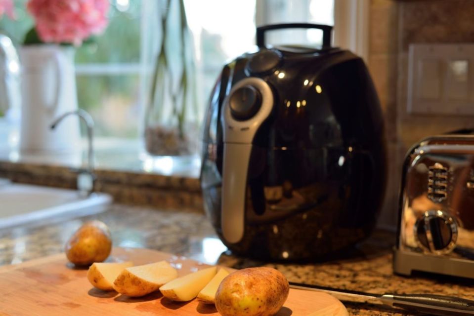 Mengenal Konsep Air Fryer, Menggoreng Tanpa Minyak yang Sedang Ngetren. Sudah Coba?