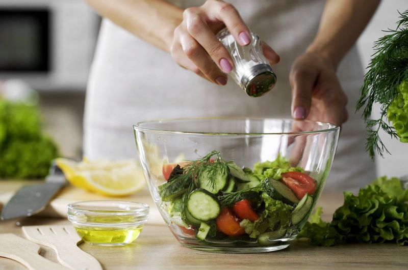Rahasia di Balik Salad Buah yang Awet dan Sausnya Nggak Cepat Berair. Bisa Dimakan Besok Lagi