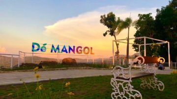 Dé Mangol, Destinasi Instagramable dan Wisata Kuliner di Gunungkidul. Penikmat Senja Pasti Suka!