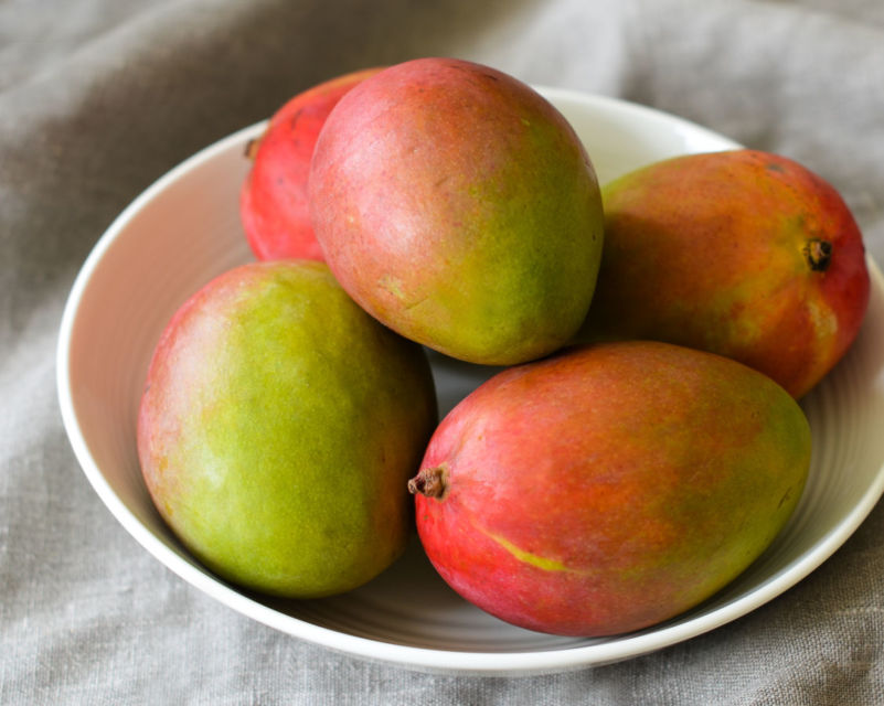 6 Ciri-ciri Buah Mangga Masak Pohon dan Bukan Karbitan. Lebih Manis, Segar, Berserat Dagingnya