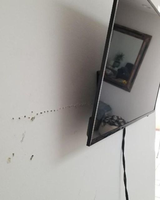 Begini Jadinya Kalau Bapak-Bapak Disuruh Benerin Rumah. Ternyata Nggak Semua Cowok Bisa Nukang~