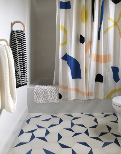 Tips Memilih Keramik Kamar Mandi dan 8 Pilihan Motifnya. Anti Kepleset dan Bisa Tabrak Warna