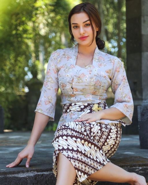 Ibu Kota Jadi Pusat Industri Hiburan, 10+ Artis ini Justru Memilih Tinggal di Luar Jakarta