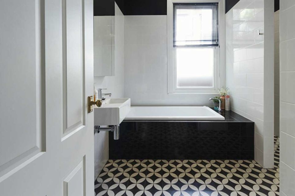 Tips Memilih Keramik Kamar Mandi dan 8 Pilihan Motifnya. Anti Kepleset dan Bisa Tabrak Warna