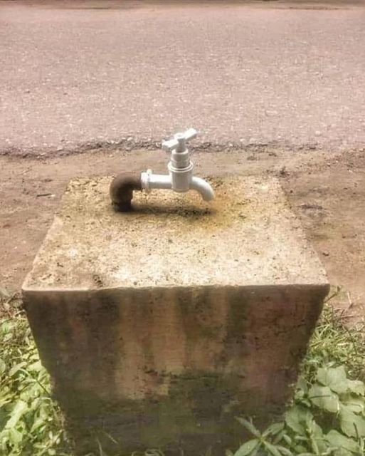 Begini Jadinya Kalau Bapak-Bapak Disuruh Benerin Rumah. Ternyata Nggak Semua Cowok Bisa Nukang~
