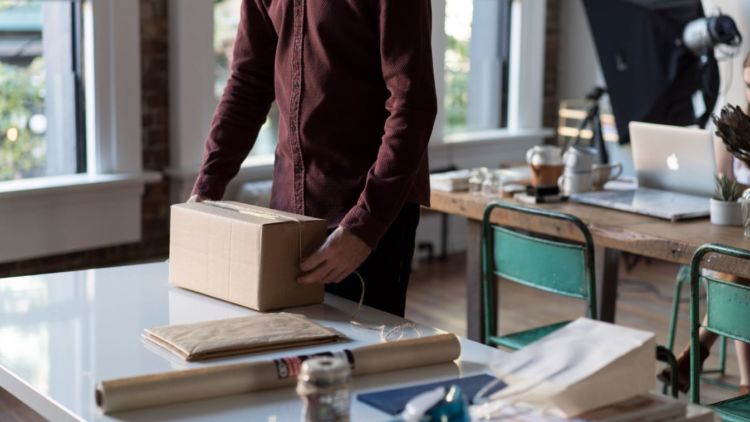 Dear Owner Olshop, Ini Lho 5 Tips Packing Barang Anti Rusak. Biar Aman Sampai Rumah!