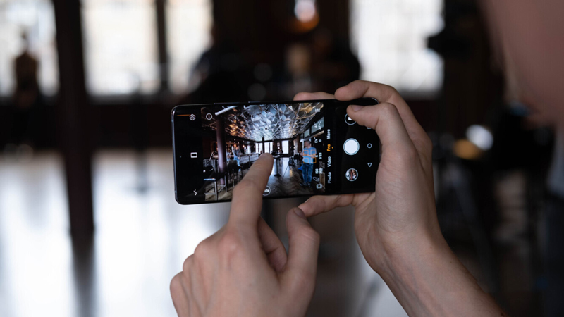Teknik Dasar Belajar Fotografi Bermodalkan Kamera HP, Hasilnya Sebening Jepretan Profesional