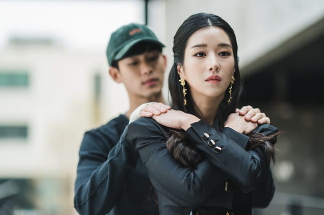 8 Pasangan Romantis Drama Korea Tahun 2020 yang Berhasil Bikin Baper Penonton. Ada Idolamu?