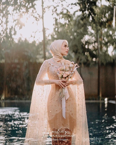 7 Ide Kebaya Lamaran Cantik Nuansa Earth-tone yang Kalem Menawan. Berkelas!