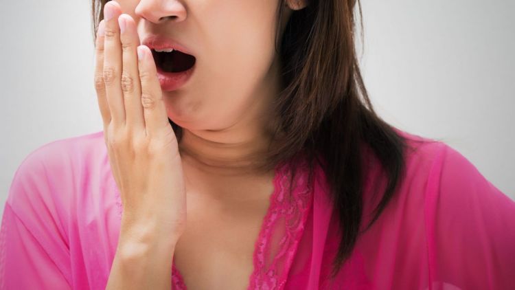 Cara Menghilangkan Bau Mulut yang Sering Bikin Ilfeel Saat Ngobrol