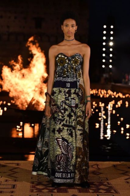 2 Brand Ternama Keluarkan Koleksi Terbaru Bercorak Batik. Terinspirasi Budaya Indonesia, kah?