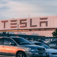 Teknologi Autopilot di Mobil Tesla. Bisa Jadi Salah Satu Solusi Kemacetan Indonesia