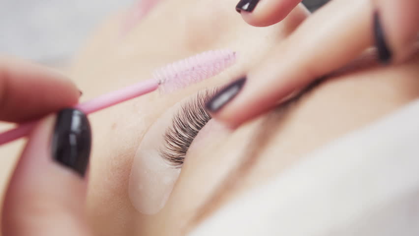 7 Tips Agar Bulu Mata Tumbuhnya Lentik dan Nggak Gampang Rontok. Eyelash Extension? Nope!