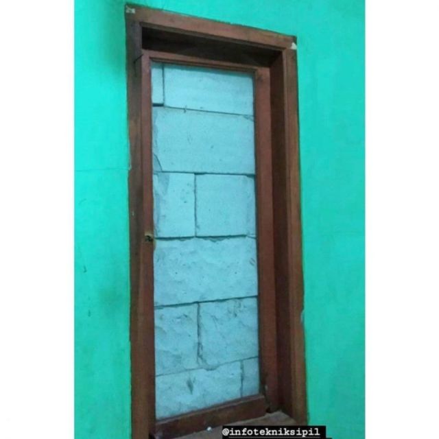 Maling Bakal Nggak Jadi Beraksi Kalau Lihat 11 Jendela Kocak ini. Desainnya kok Gitu sih, Heran deh!