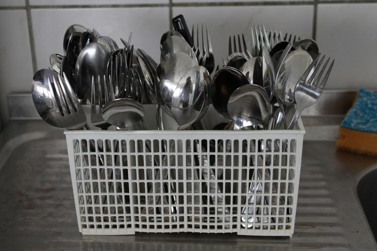 7 Penataan Lemari Dapur ini Jangan Ditiru, Justru Bikin 'Umpek-umpekan' dan Terkesan Penuh