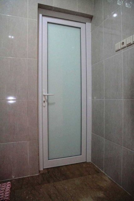 5 Jenis Material Pintu Kamar Mandi Sekaligus Plus Minusnya. Harga Mahal Belum Tentu Tahan Lama