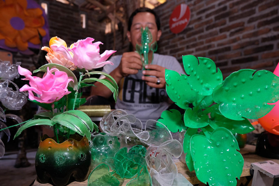 6 Tips Memulai Bisnis Daur Ulang Sampah Plastik. Sering Diremehkan, Padahal Omzetnya Lumayan