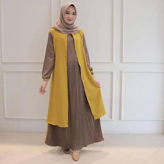 Bukan Cuma Rok Plisket, Ini Potret Gamis Plisket yang Bikin Penampilan Makin Santun