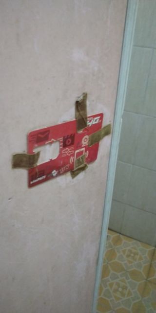 11 Benda Aneh yang Pernah Ada di Dalam Rumah, Antara Kreatif dan Random sih. Kocak Bener! :D
