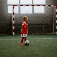 Filosofi Hidup dari Posisi Sepak Bola, Kamu Striker atau Bek dalam Kehidupan Nyata?