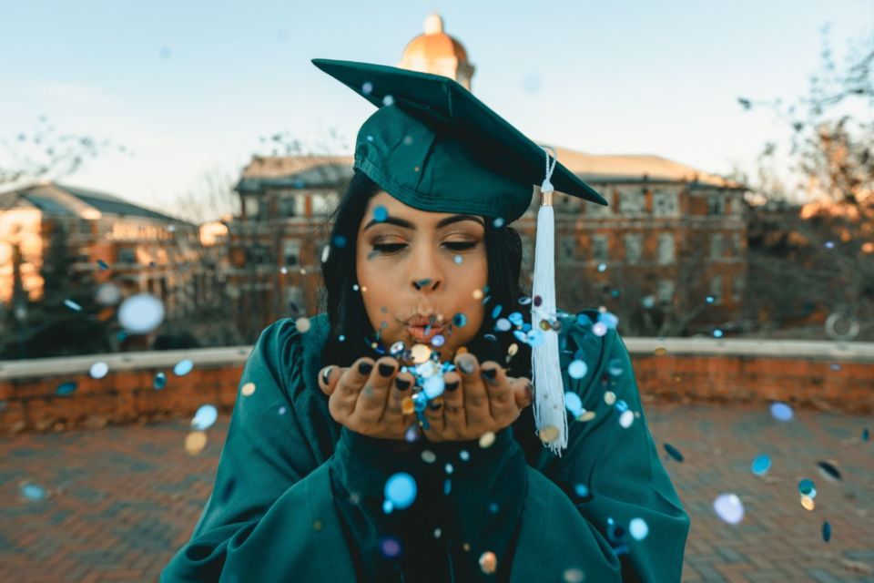 Ospek Online Unesa Viral Usai Senior Membentak-bentaki Maba. Ternyata Mental 'Sok Senior' Susah Dihilangkan