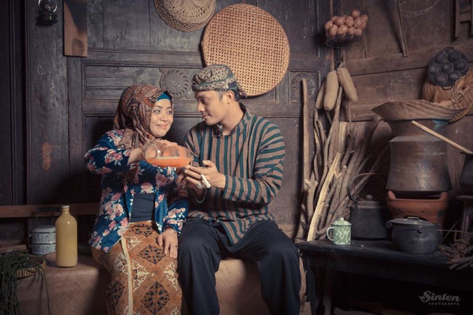 Foto Artis di Dapur ini Bisa Kamu Jadikan Inspirasi untuk Photoshoot. Hasilnya Apik!
