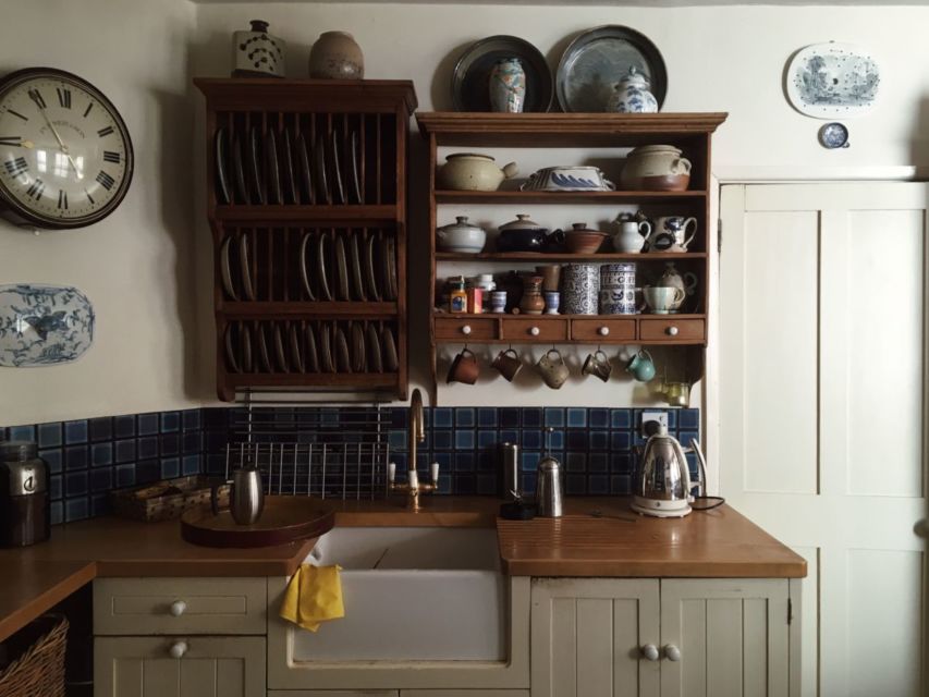 7 Penataan Lemari Dapur ini Jangan Ditiru, Justru Bikin 'Umpek-umpekan' dan Terkesan Penuh