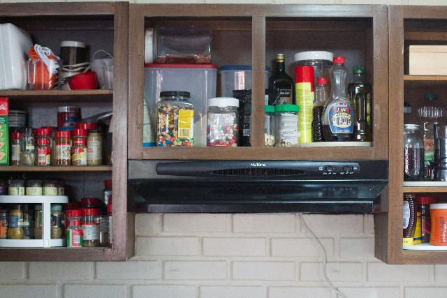 7 Penataan Lemari Dapur ini Jangan Ditiru, Justru Bikin 'Umpek-umpekan' dan Terkesan Penuh