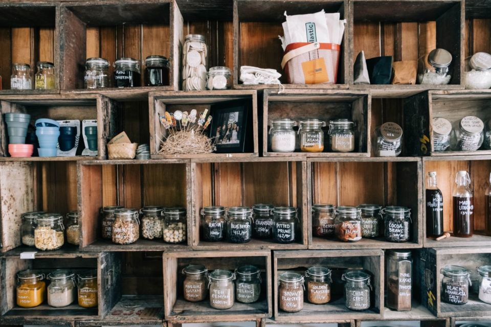 7 Penataan Lemari Dapur ini Jangan Ditiru, Justru Bikin 'Umpek-umpekan' dan Terkesan Penuh