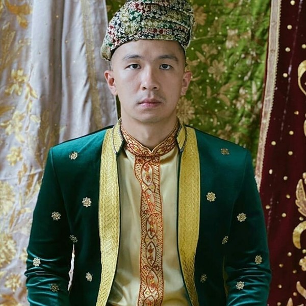 Nikita Willy-Indra Priawan Pre-wedding Kenakan Baju Adat, Intip yuk Detail Busana dan Mahkotanya!