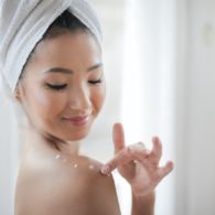 6 Langkah Merawat Kulit dari Luar dan Dalam. Bonusnya Kulitmu Bisa Kenyal dan Glowing Maksimal