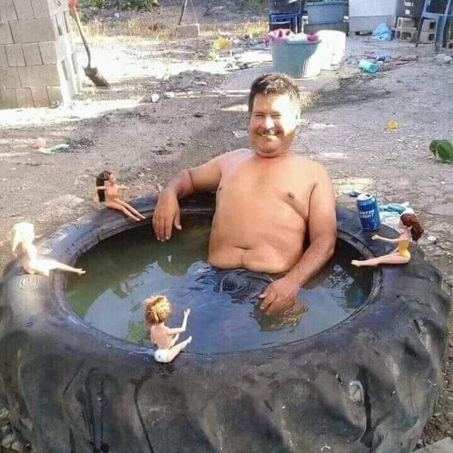 11 Foto ini Buktikan Bahwa Suami itu Perlu Banget Dijaga dan Diawasi. Jadi Istri Berat, ya :(