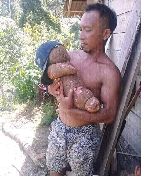 11 Foto ini Buktikan Bahwa Suami itu Perlu Banget Dijaga dan Diawasi. Jadi Istri Berat, ya :(