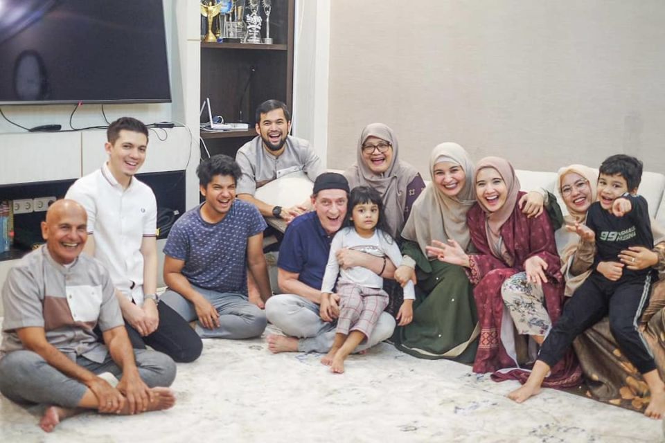 Lika-liku Asmara Mark Sungkar Menikahi Santi Asoka; Sempat Ditentang Anak dan Tak Direstui Mertua