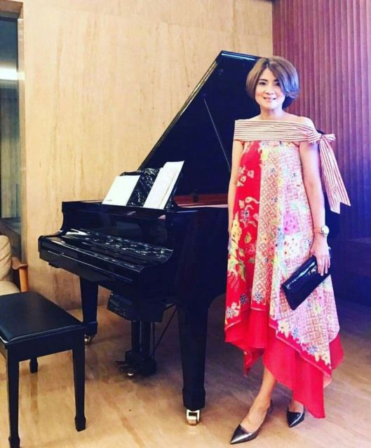 Jadi Unik dan Cantik, Ini 5 Potret Dress Batik yang Sudah Dirombak Secara Kreatif