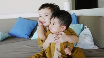 Melihat Betapa Manisnya Hubungan Kakak Adik antara Xabiru dan Chava. Sibling Goals Banget!