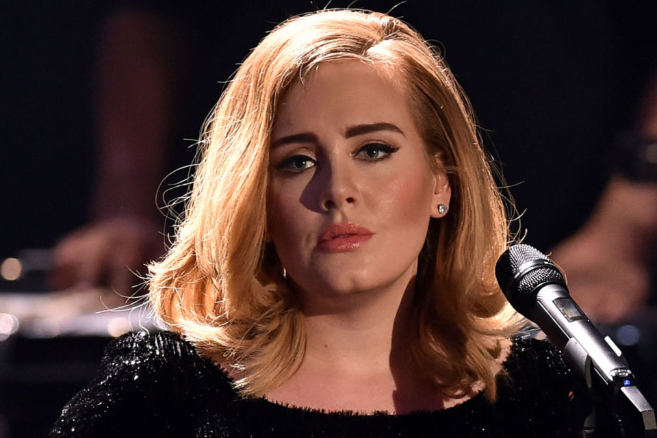 8 Tips Mengatur Keuangan Ala Adele. Pelit ke Diri Sendiri dan Nggak Gengsi Beli Barang Bekas