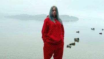 Foto Saat Pakai Tank Top dan Celana Pendek Viral, Billie Eilish Dicibir. Dibilang Badan bak Ibu-Ibu