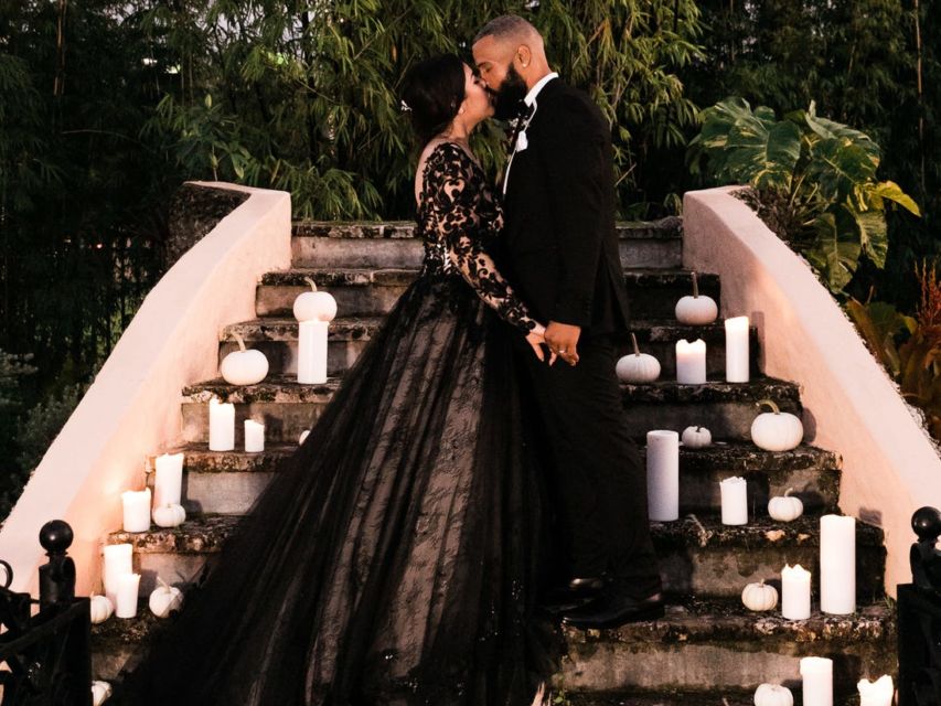 8 Ide Unik Foto Pasangan Pengantin Tema Halloween. Super Nyentrik, tapi Nggak Gitu Seram kok~
