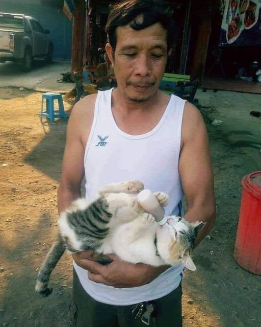 11 Foto ini Buktikan Bahwa Suami itu Perlu Banget Dijaga dan Diawasi. Jadi Istri Berat, ya :(