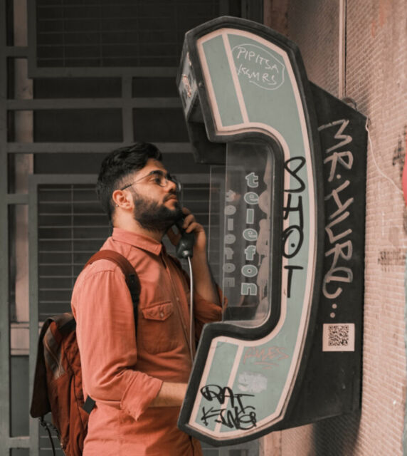 Nostalgia Telepon Umum Koin yang Udah Punah. Ngobrol jadi Terkesan Romantis~ 11 Nostalgia Telepon Umum Koin yang Udah Punah. Ngobrol jadi Terkesan Romantis~
