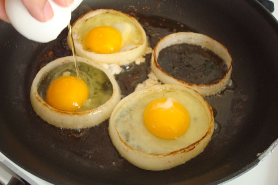 Telur Mata Sapi yang Setengah Matang Bisa Sempurna Bentuknya dengan 7 Trik ini. Oo, Begini?