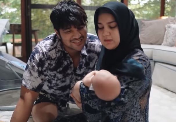 Kenang Setahun Kepergian Bayi Kembarnya, Ammar Zoni: Semoga Bertemu dan Bersama di Surga Nanti