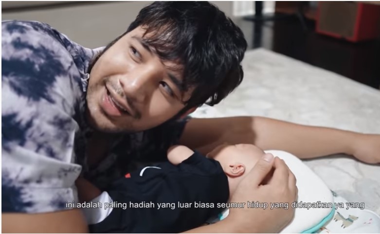Kenang Setahun Kepergian Bayi Kembarnya, Ammar Zoni: Semoga Bertemu dan Bersama di Surga Nanti