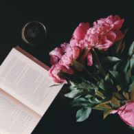 5 Novel Romcom Untuk Menemani Weekend Kamu Selama di Rumah Aja