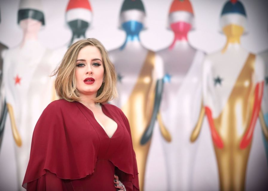 8 Tips Mengatur Keuangan Ala Adele. Pelit ke Diri Sendiri dan Nggak Gengsi Beli Barang Bekas