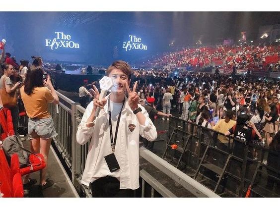 #HipweeDaebak-Emang Kenapa Kalau Aku Fanboy?