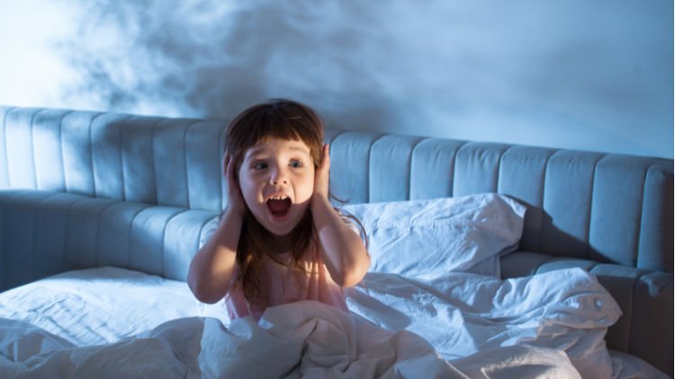 Sering Bikin Jengkel, ini 4 Alasan Kenapa Balita Susah Banget Disuruh Tidur. Nggak Ada Capeknya!